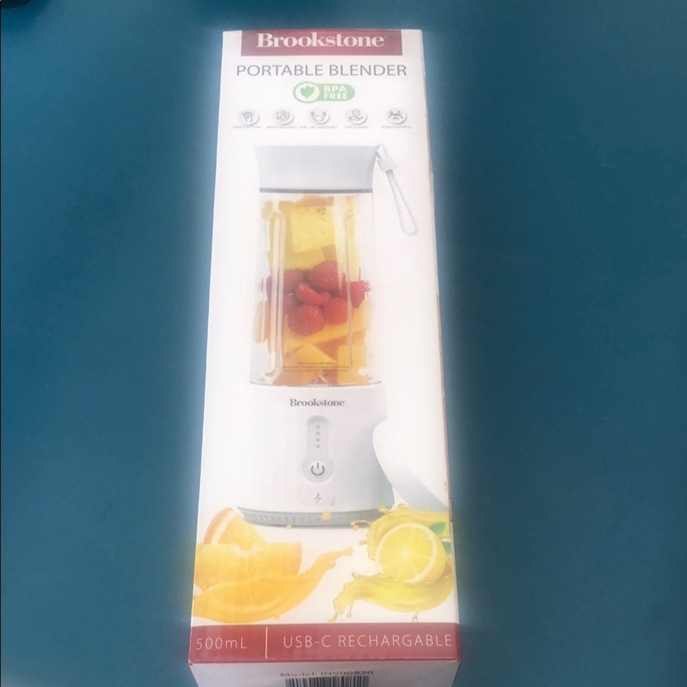 Brookstone Portable USB-C Rechargeable Blender - White